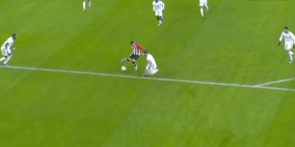 棒球博弈论：两好三坏时投手的自杀式直球逻辑